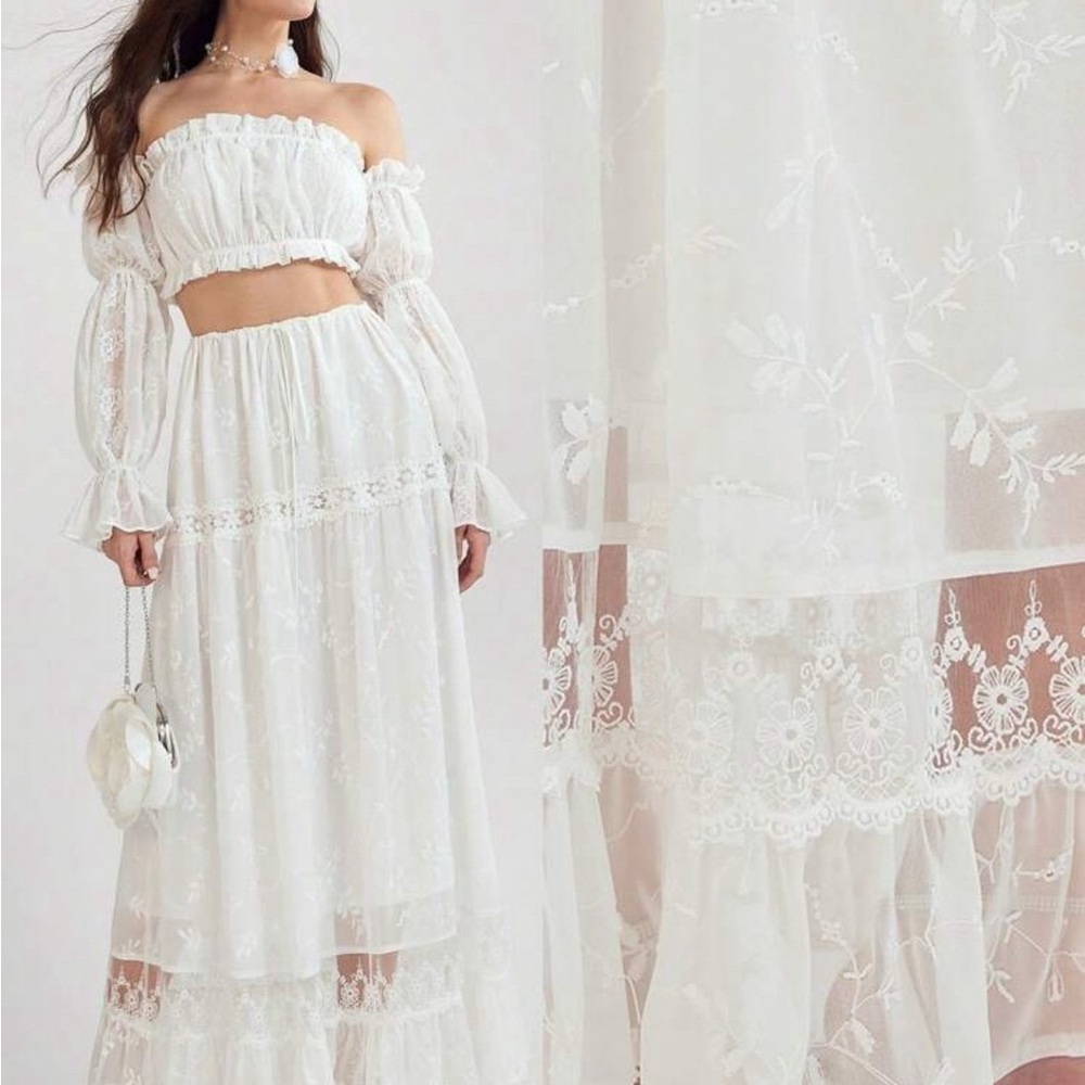 Elegant White Lace Skirt
